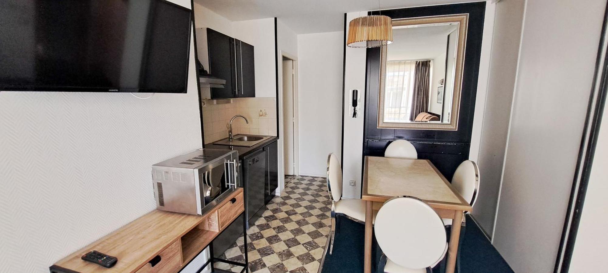 One-Bedroom Apartment