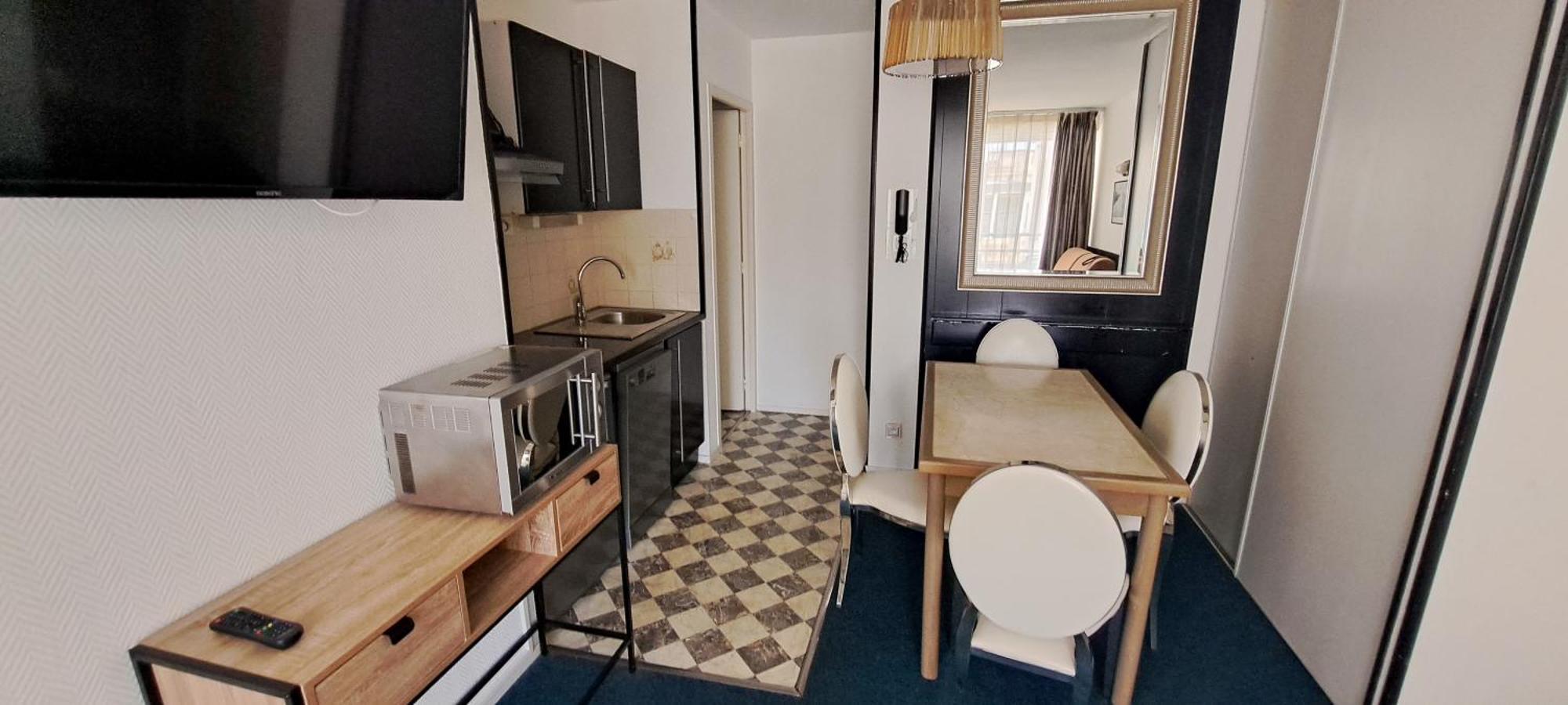 One-Bedroom Apartment
