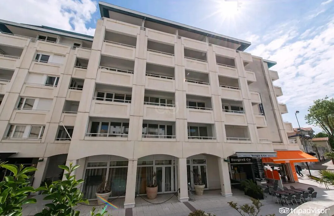 Appart-Hôtel Le Trianon-1