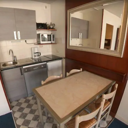 Appart'Hotel Le Trianon-2