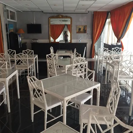 Appart'Hotel Le Trianon-3